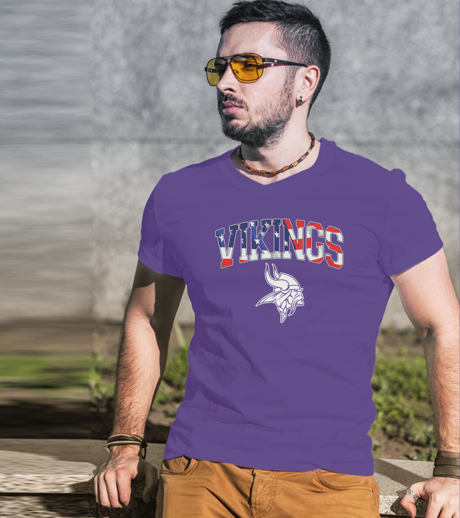 Vikings American Flag Design Minnesota Football Team T-Shirt