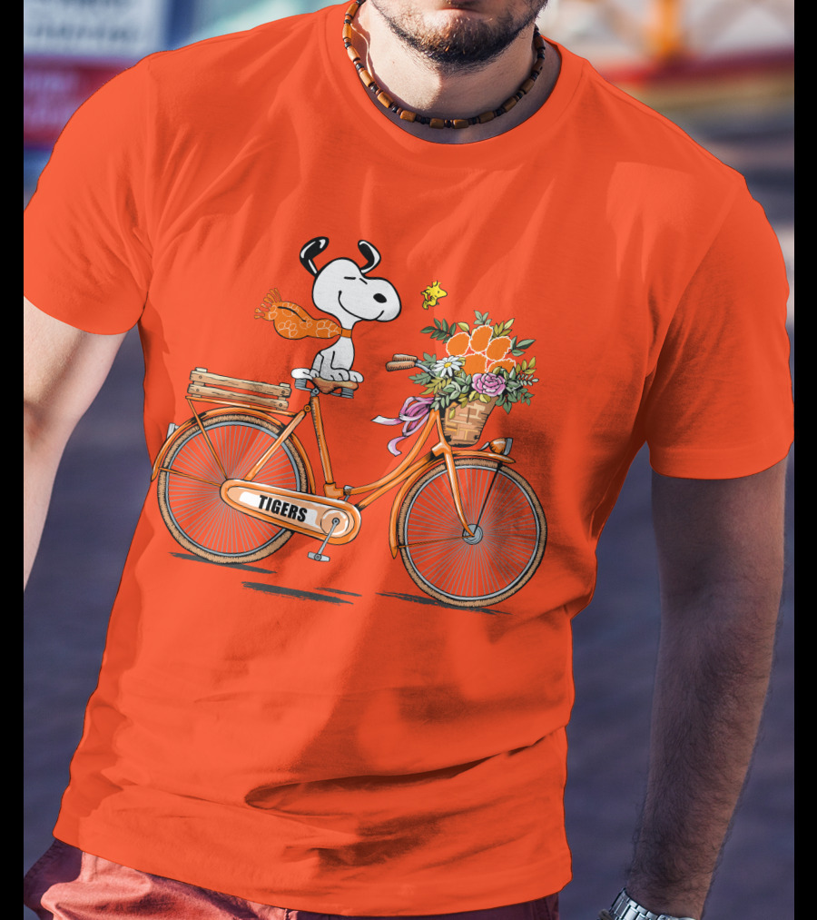 Clemson Tigers Snoopy Woodstock Bicycle Flowers T-Shirt