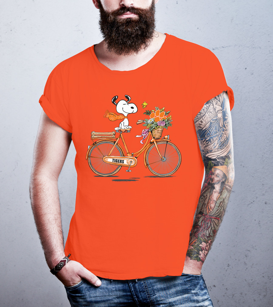 Clemson Tigers Snoopy Woodstock Bicycle Flowers T-Shirt