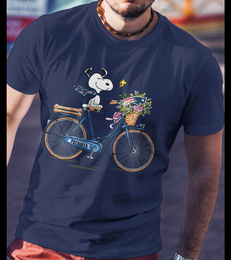 New England Patriots Happy Snoopy Bicycle With Flower Basket And Woodstock T-Shirt