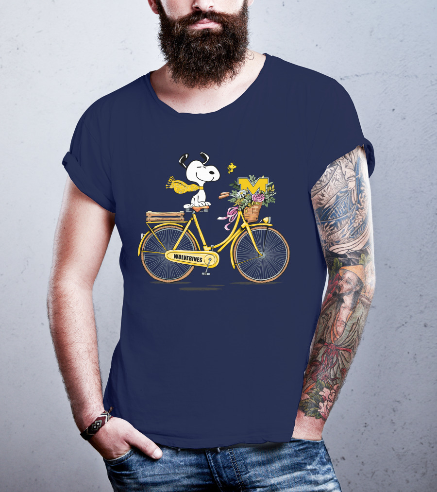 Michigan Wolverines Snoopy On Yellow Bicycle With Flowers T-Shirt