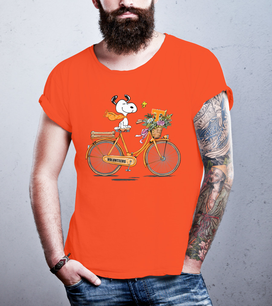 Tennessee Volunteers Snoopy On Bicycle With Flowers And Woodstock T-Shirt
