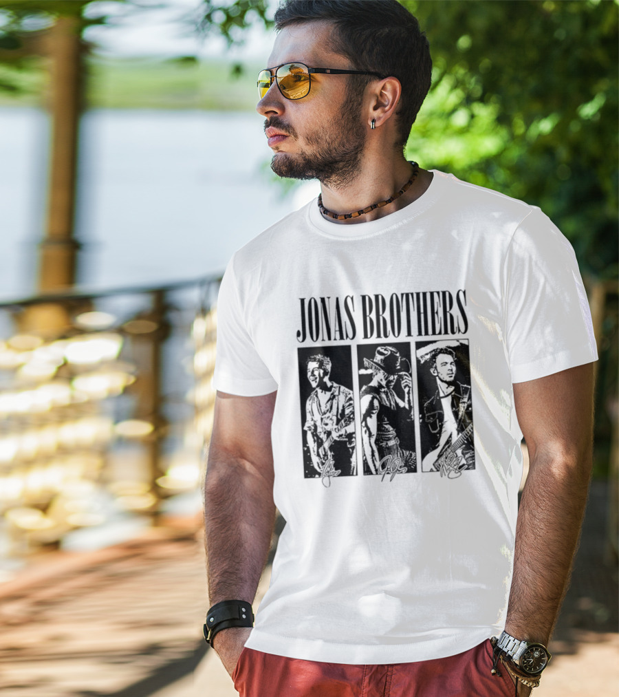 Jonas Brothers Vintage 90's Boy Band Signature Retro Style T-Shirt