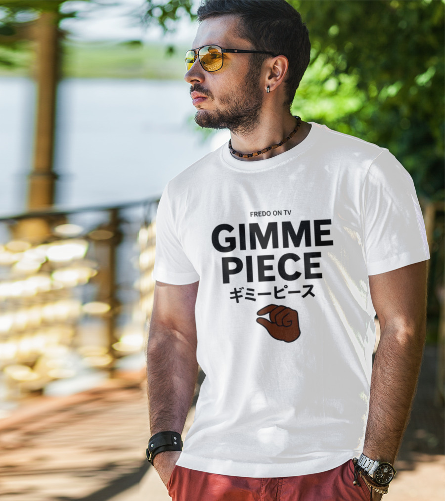 Fredo On TV Gimme Piece Hand Gesture ブラック文字 アートワーク T-Shirt