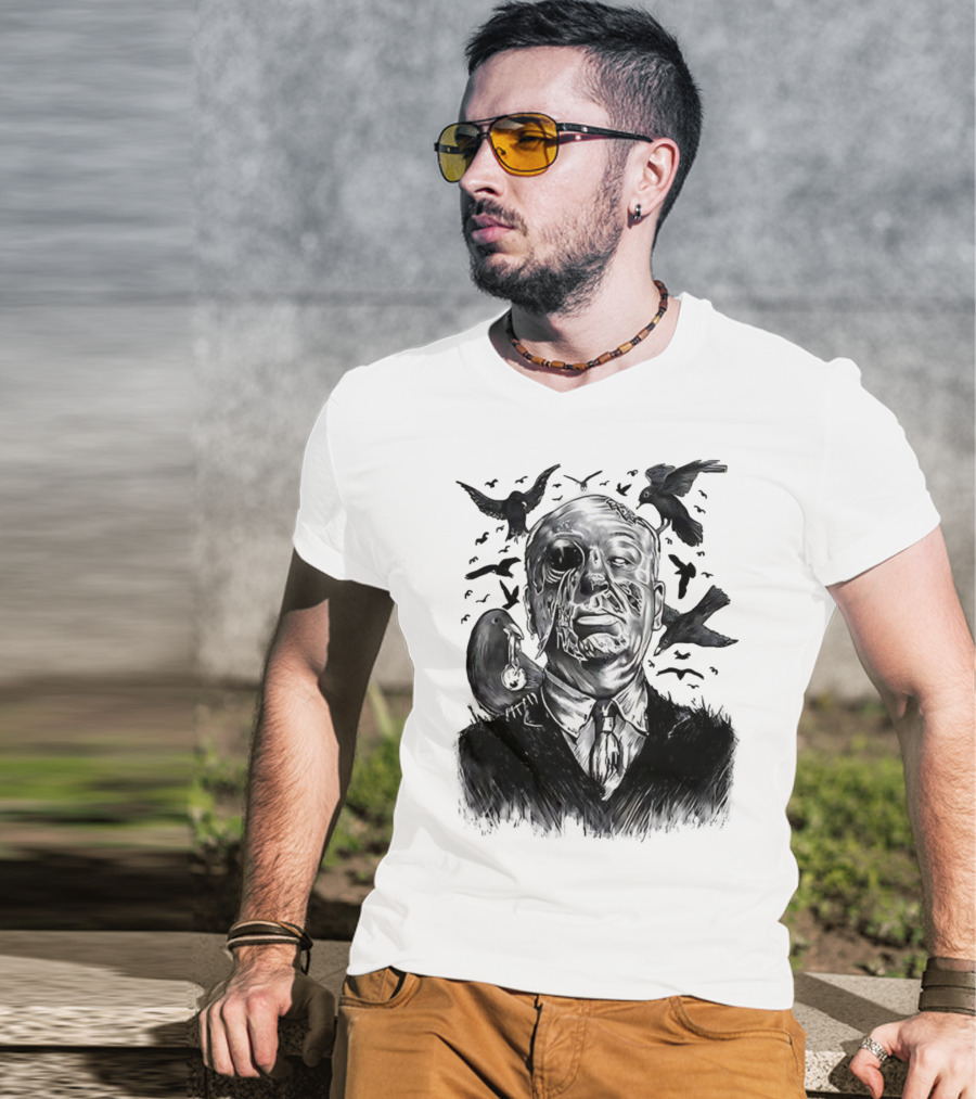 Alfred Hitchcock Birds Attack Horror Halloween Spooky Design T-Shirt