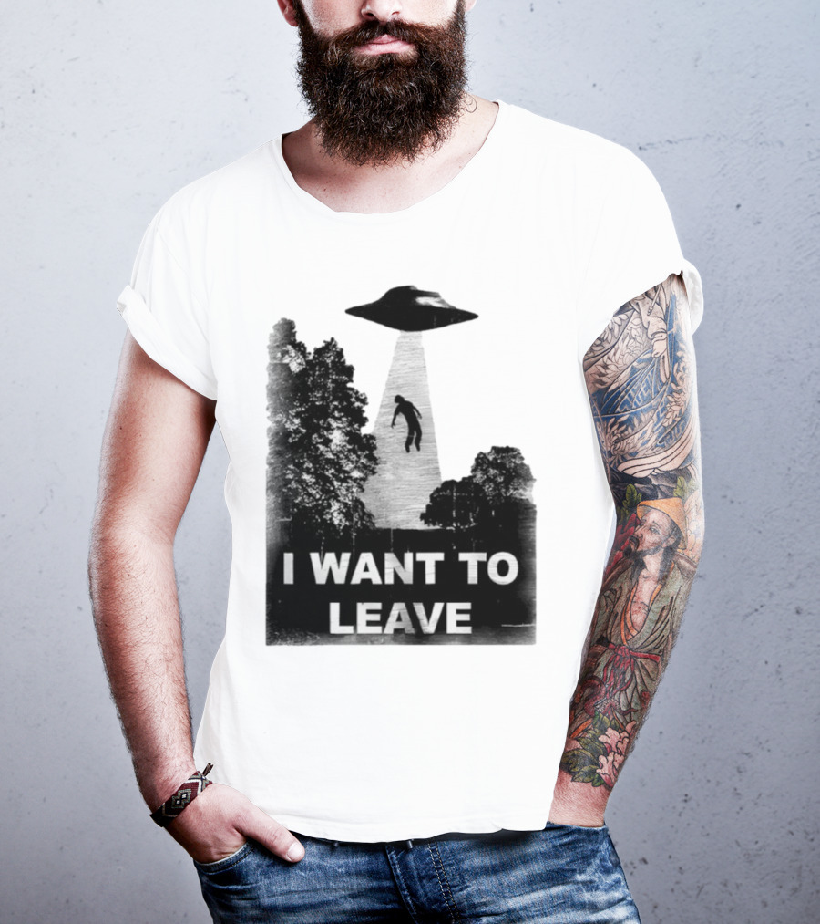 I Want To Leave UFO Abduction Scene Black And White Design T-Shirt