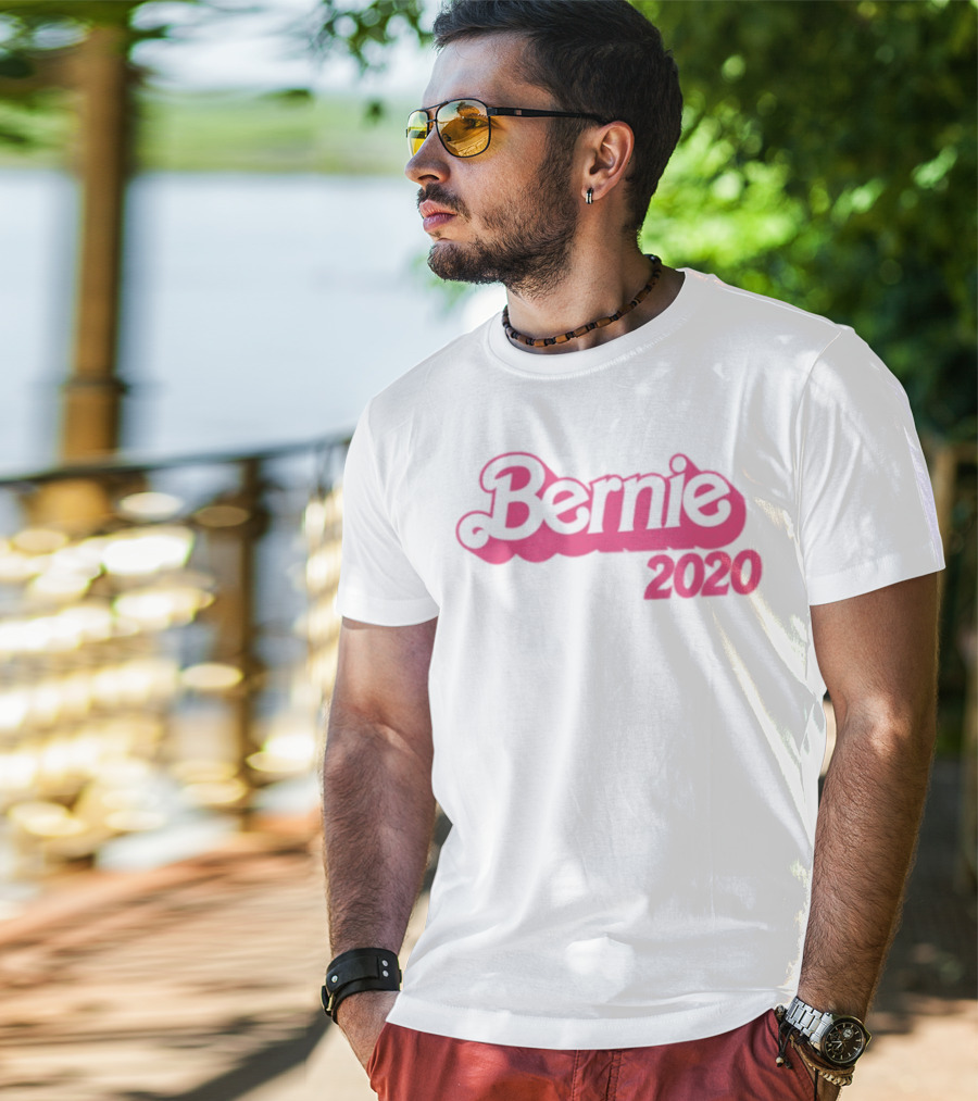 Bernie 2020 Barbie Style Logo Design T-Shirt