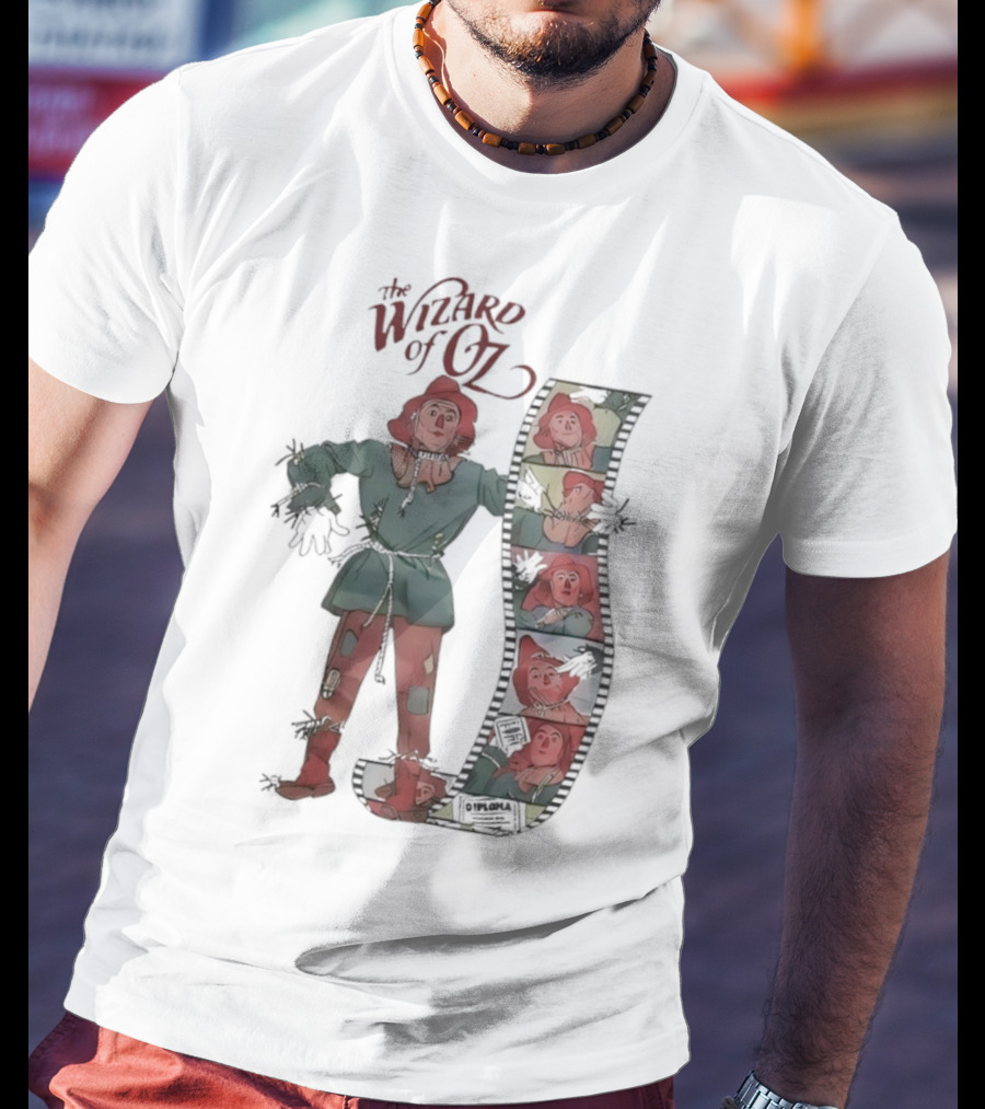 The Wizard Of Oz Scarecrow Illustration With Film Strip Style T-Shirt