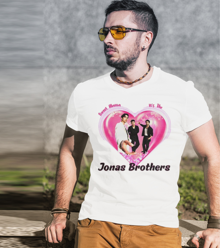 Sweet Mama It's The Jonas Brothers Boyband Vintage Heart Design T-Shirt
