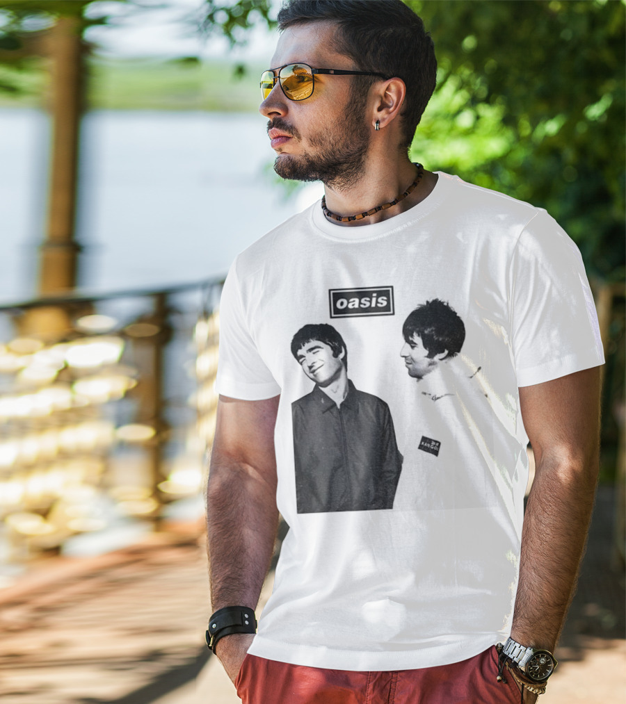 Noel Vs Liam Gallagher Oasis Band Kangol Vintage T-Shirt