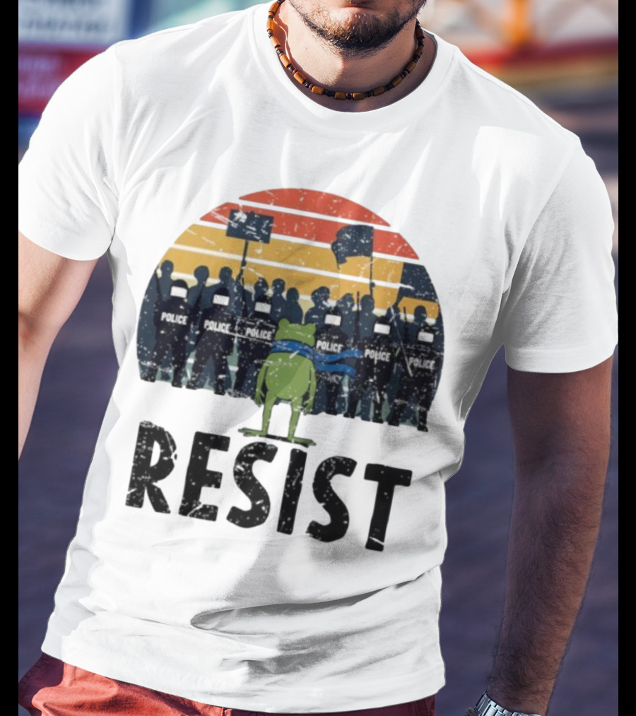 Portland Frog Protester Resist Police Vintage Sunset T-Shirt