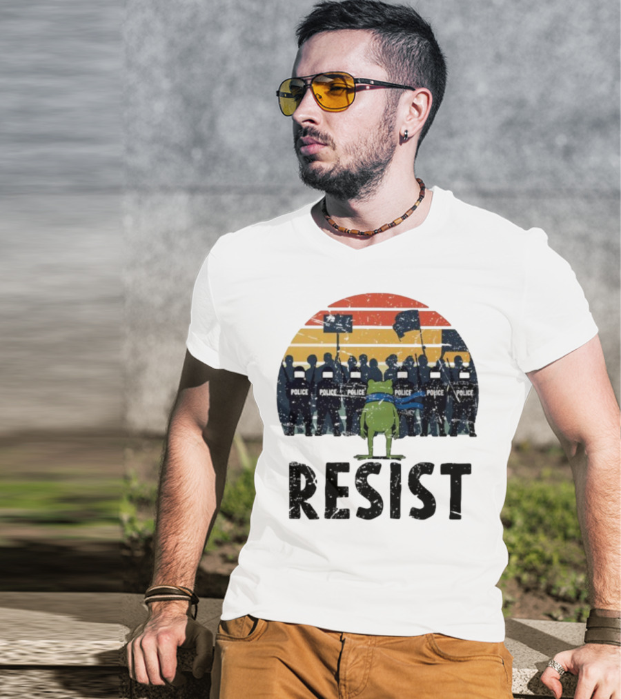 Portland Frog Protester Resist Police Vintage Sunset T-Shirt
