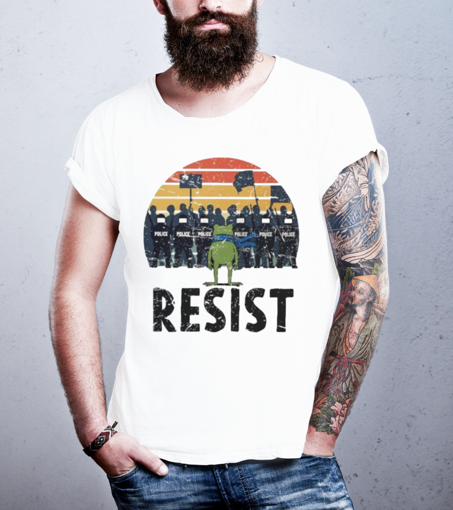 Portland Frog Protester Resist Police Vintage Sunset T-Shirt