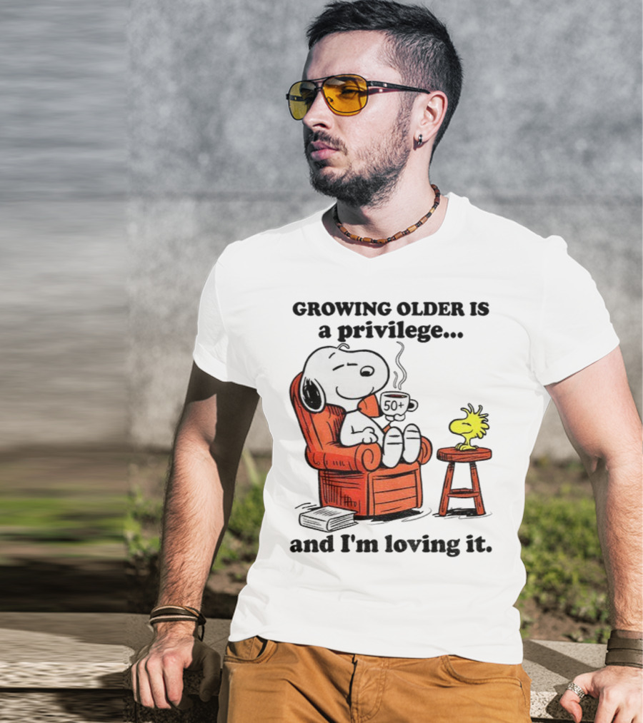 Snoopy And Woodstock Relaxing Growing Older 50+ Privilege And Loving It T-Shirt
