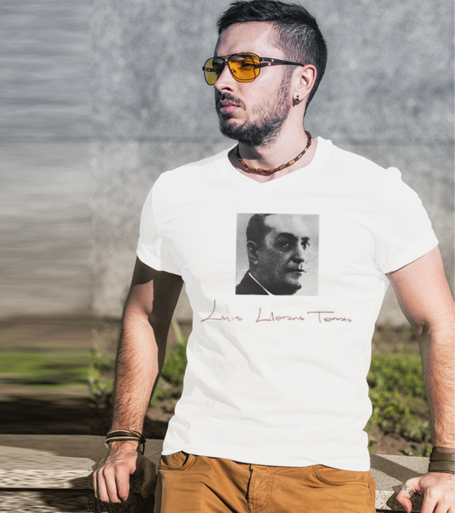 Debí Tirar Más Fotos En La Residencia Luis Llorens Torres T-Shirt