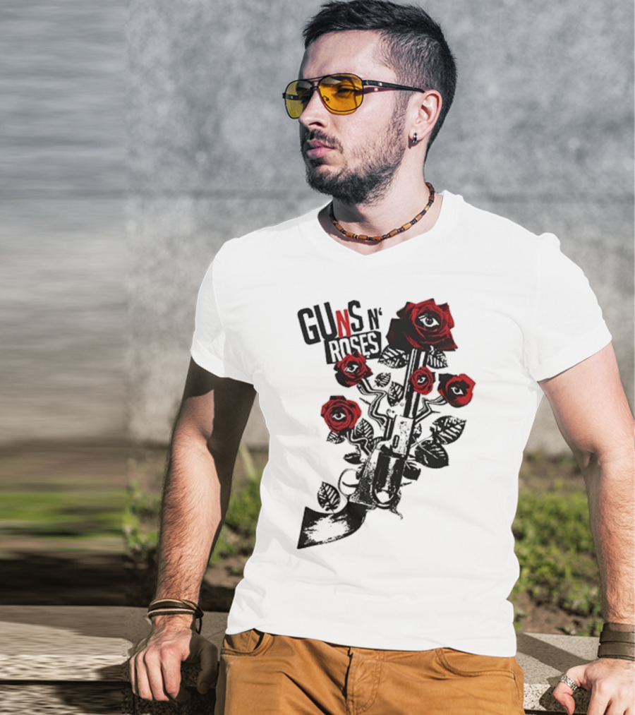 Guns N’ Roses 2025 World Tour Warsaw Red Roses And Pistols T-Shirt