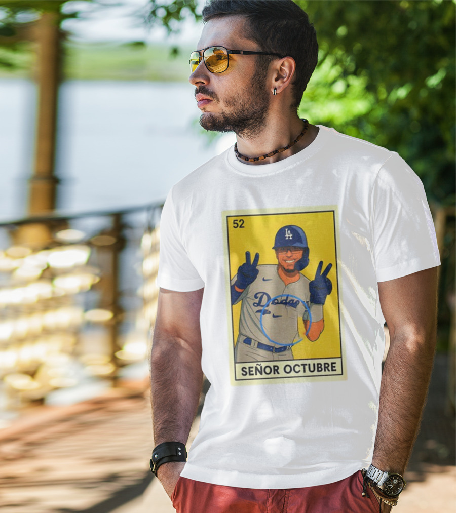 Señor Octubre Los Angeles Dodgers Kike Hernandez 52 MLB Baseball Card T-Shirt