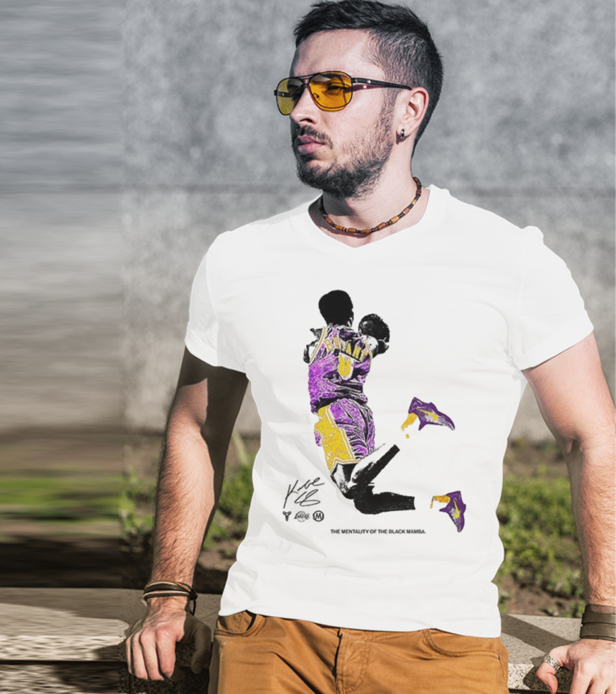 Los Angeles Lakers Kobe Bryant Black Mamba Mentality Purple Gold Signature 8 T-Shirt