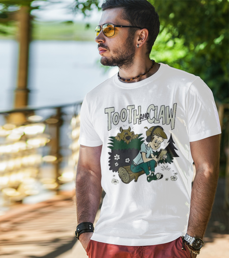 Tooth And Claw Podcast Don’t Look Behind You Headphones Listening Cartoon Dog Forest Scene T-Shirt