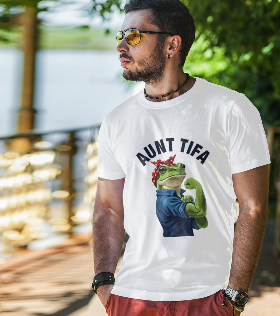 Aunt Tifa Rosie The Riveter Frog Meme Resist T-Shirt