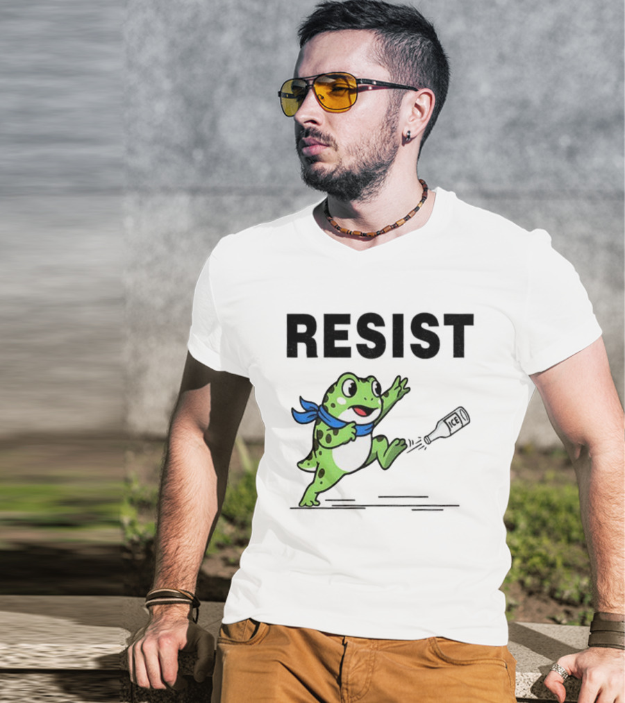 Portland Frog Resist Anti-ICE Protest Jumping Art T-Shirt
