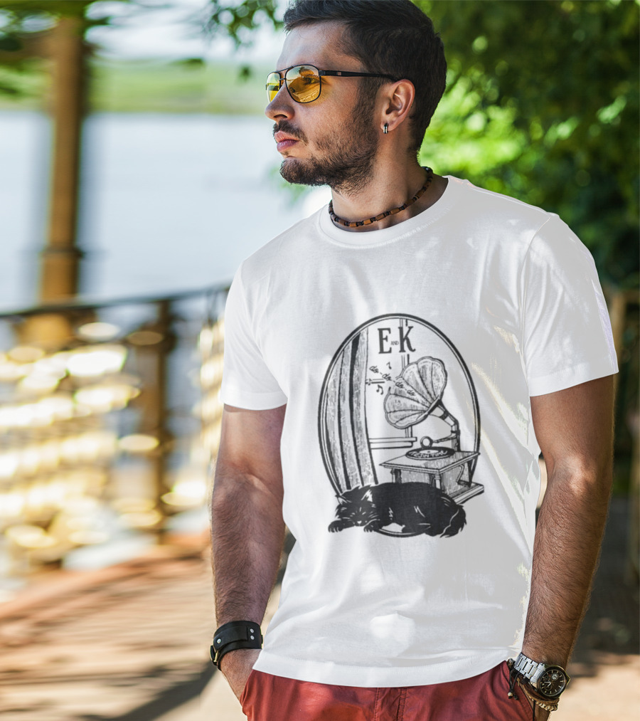 Evan And Katelyn EK Vintage Gramophone Oval Design T-Shirt