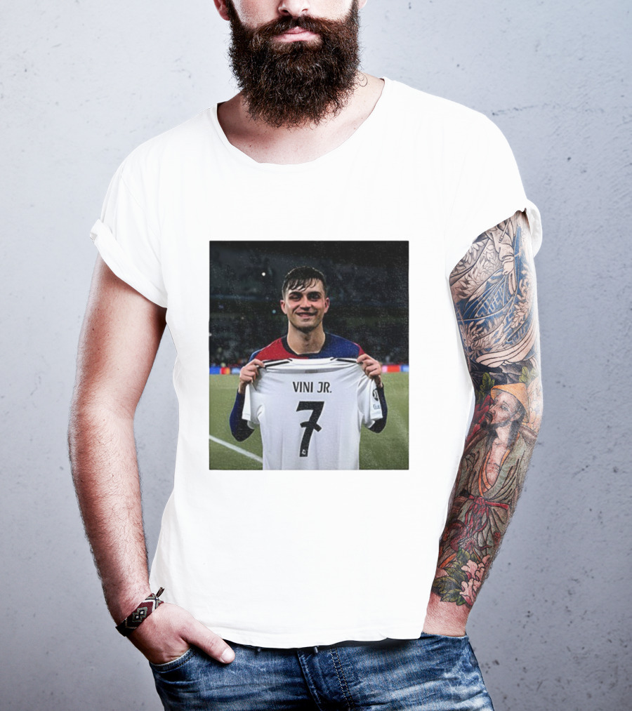 Pedri Holding Vini Jr 7 Jersey La Liga Real Madrid T-Shirt