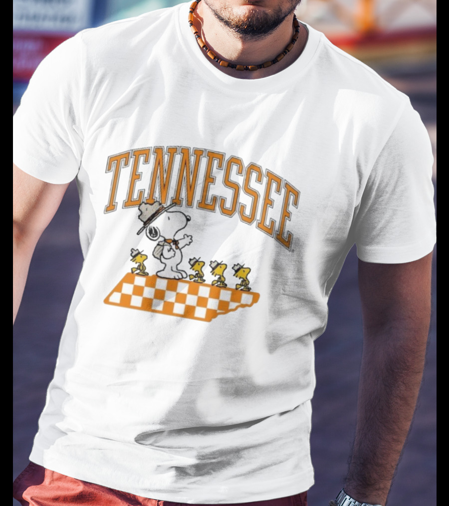 Tennessee Volunteers Snoopy Woodstock Beagle Scouts Peanuts T-Shirt