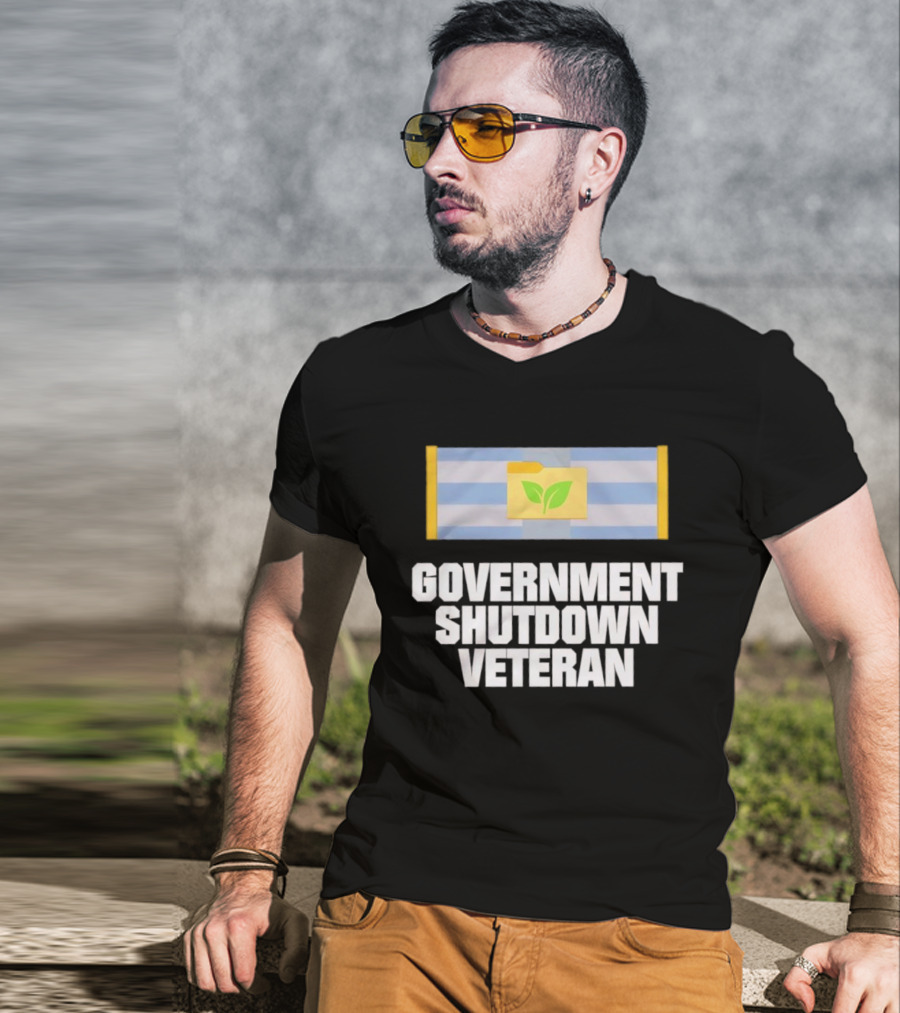 Government Shutdown Veteran Green Leaves Folder Icon Stripes T-Shirt