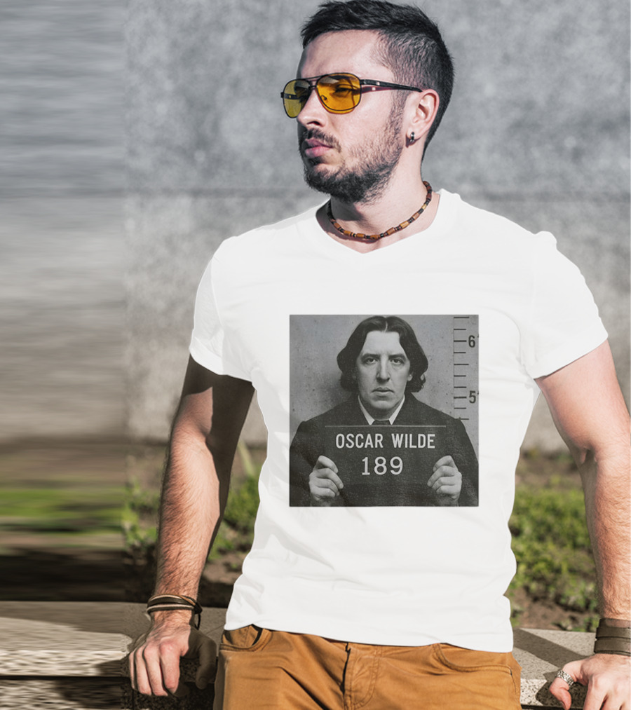 Oscar Wilde Shot 189 Funny Literary Meme T-Shirt