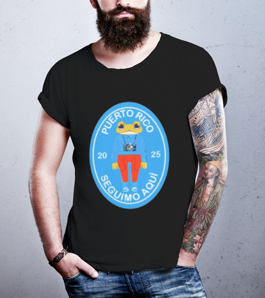 DeBi Frog Puerto Rico Seguimos Aquí 2025 T-Shirt