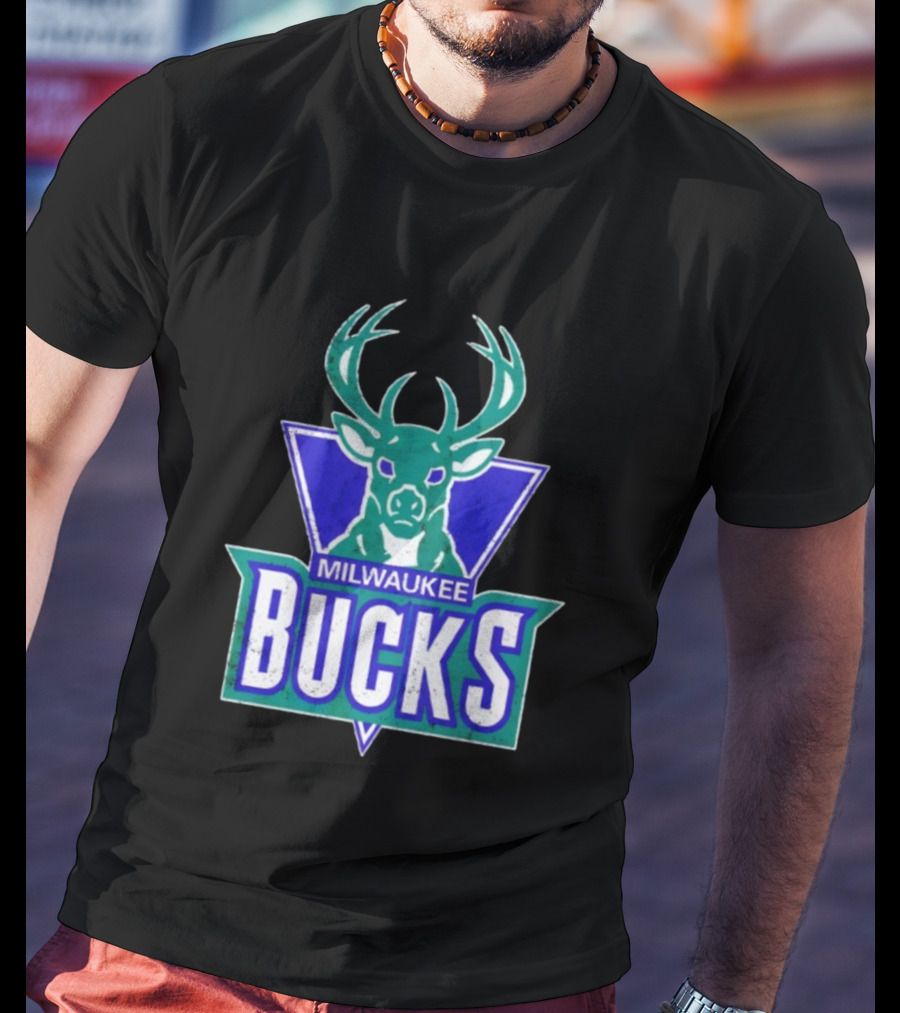 Milwaukee Bucks Deer Head Emblem Retro Style T-Shirt