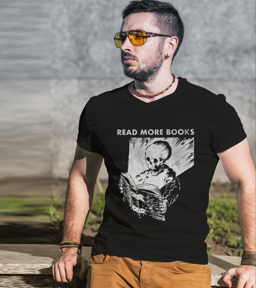 Read More Books Skeleton Vintage Style T-Shirt