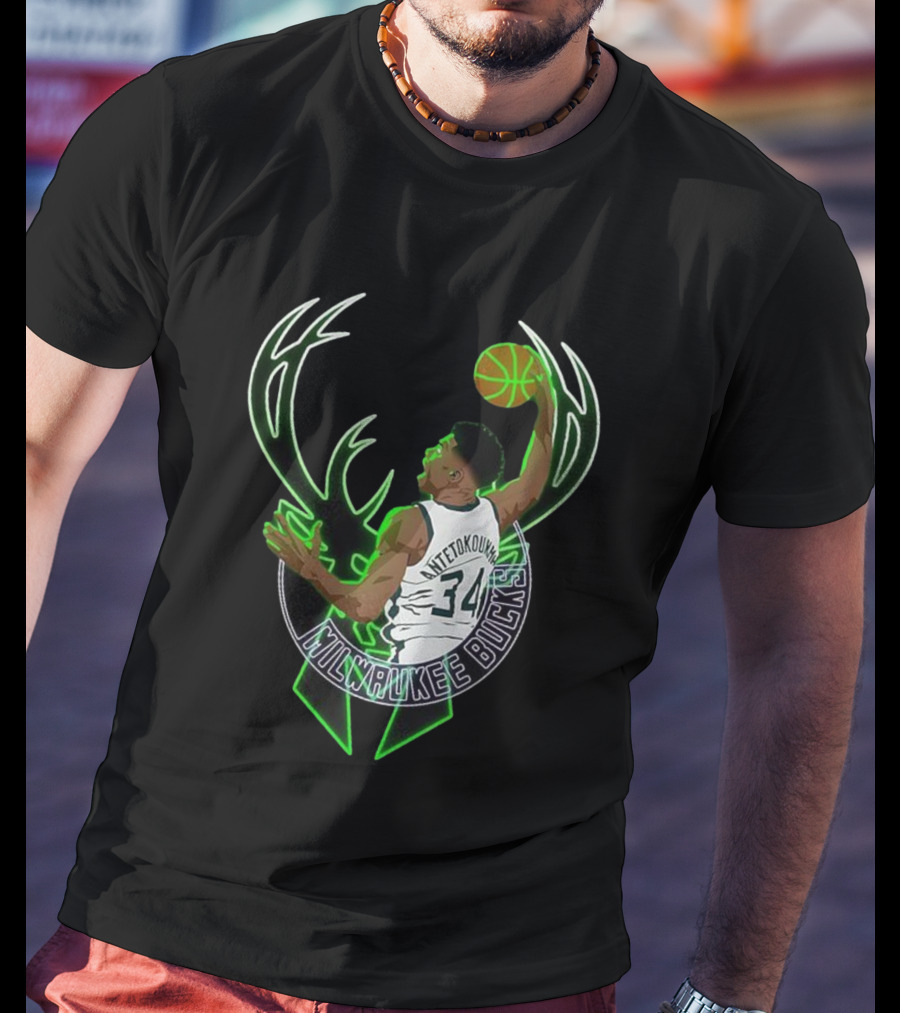 Milwaukee Bucks Giannis Antetokounmpo Dunk Basketball 34 T-Shirt