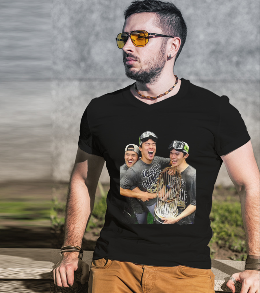 World Series Champions 2025 Yoshinobu Yamamoto Rōki Sasaki Shohei Ohtani Celebration T-Shirt