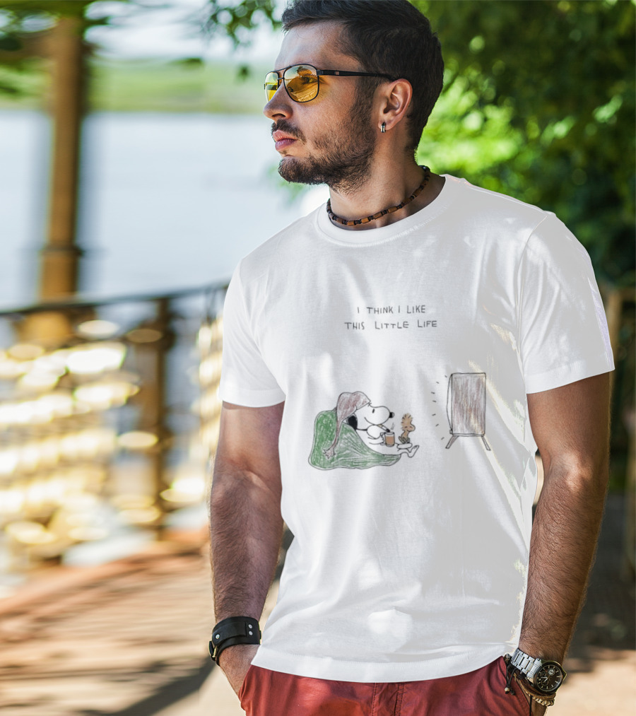 Snoopy Woodstock I Think I Like This Little Life Cozy Blanket TV Scene T-Shirt