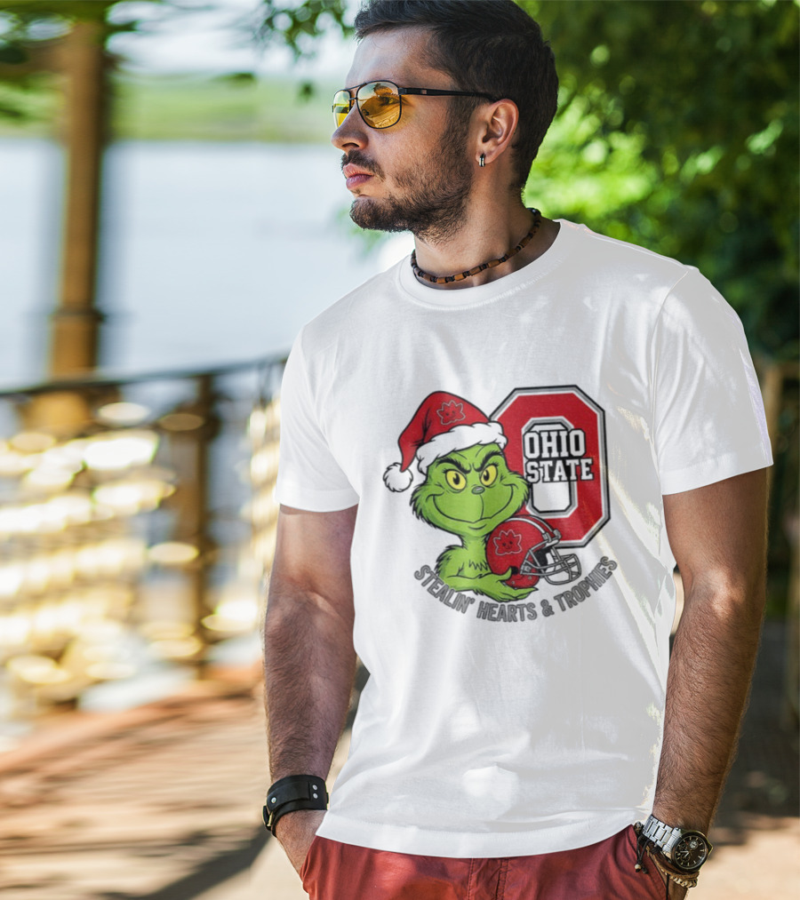Ohio State Christmas Grinch Stealin’ Hearts Trophies T-Shirt