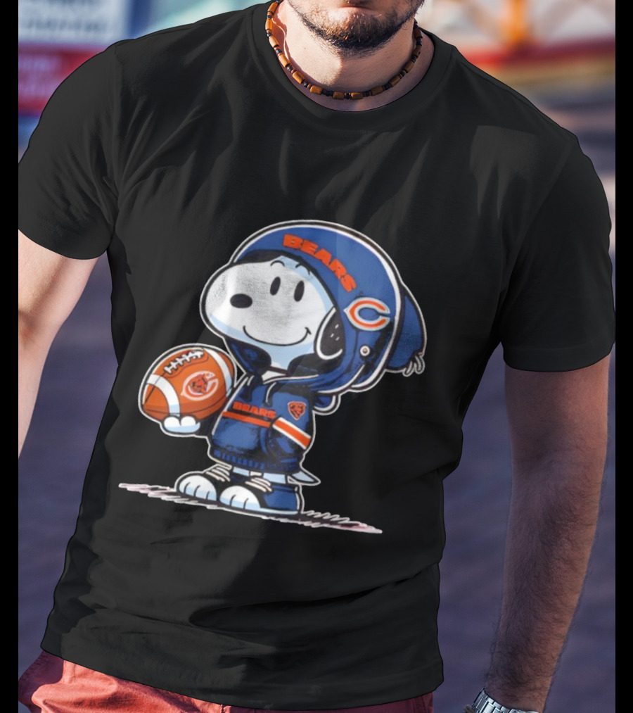 Snoopy Bears Chicago Football Peanuts Fan Gear T-Shirt