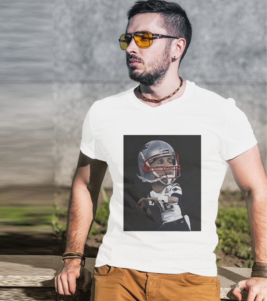 Tom Brady New England Patriots Caricature Super Bowl MVP Quarterback 12 Football Helmet T-Shirt