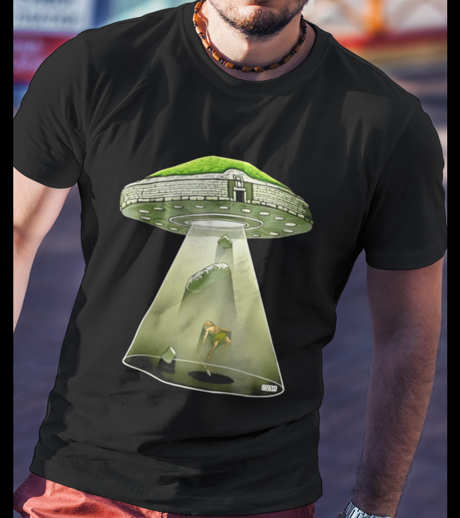 Newgrange UFO Encounter Ancient Aliens UAP Beam T-Shirt