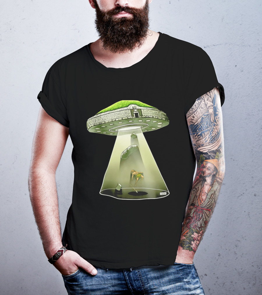Newgrange UFO Encounter Ancient Aliens UAP Beam T-Shirt