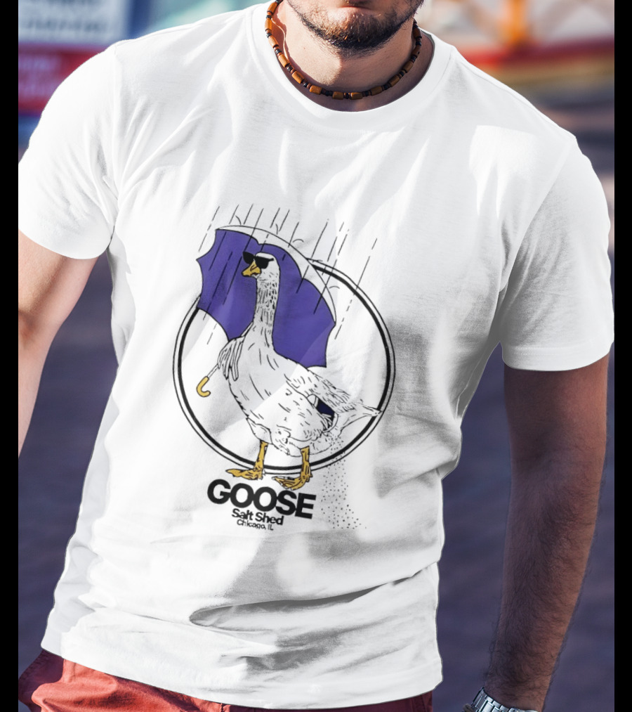 Goose Salt Shed Chicago IL Purple Umbrella Rain T-Shirt