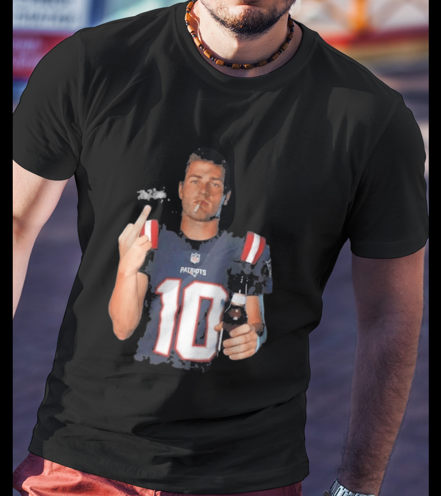 Patriots Number 10 Middle Finger Gesture Smoking Beer T-Shirt