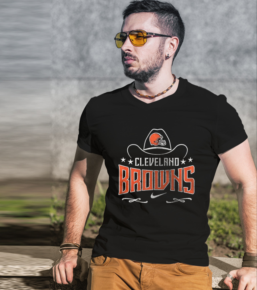 Cleveland Browns Never Underestimate Who Is A Fan Of George Strait T-Shirt