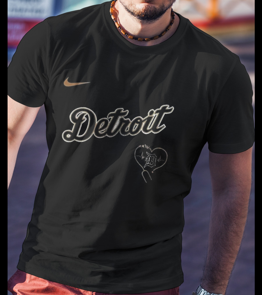 Detroit Tigers Nike Never Underestimate A Nurse T-Shirt