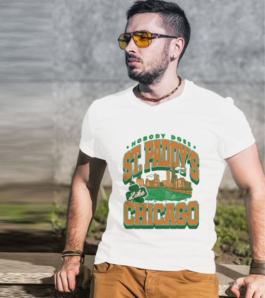 Nobody Does St. Paddy's Like Chicago Skyline Green River Saint Patrick's Day T-Shirt