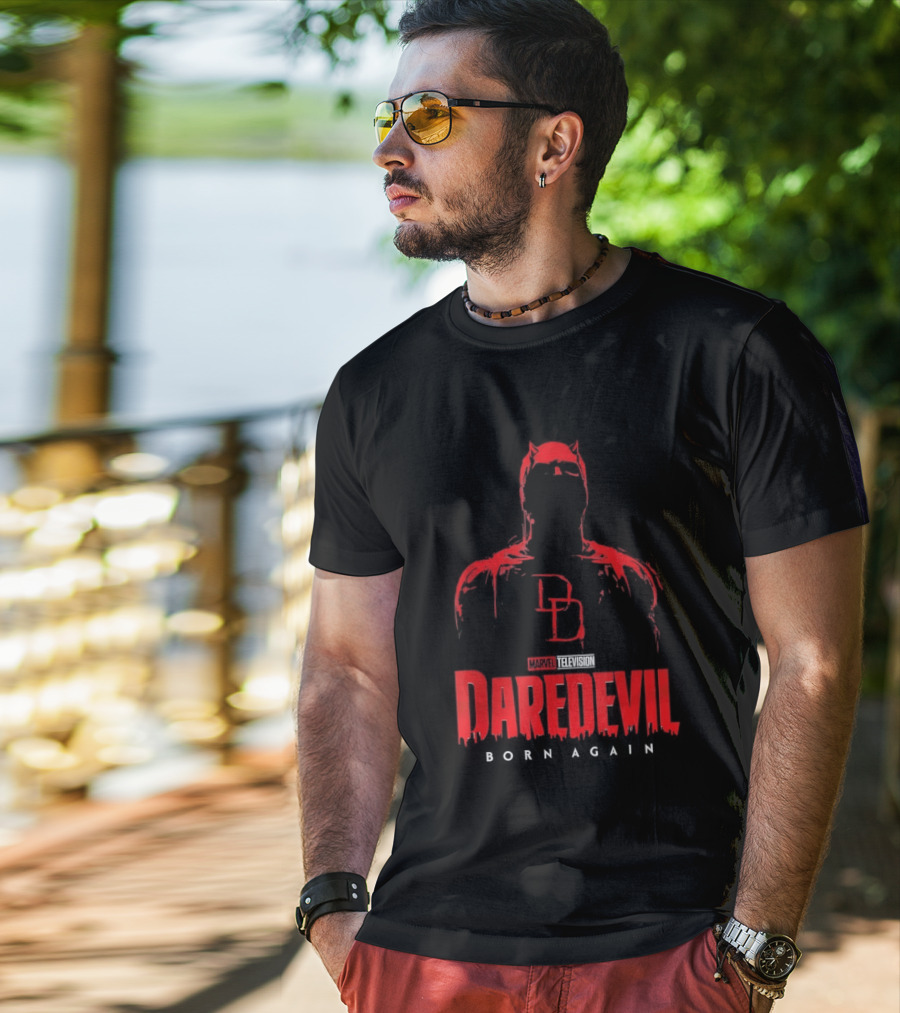 Marvel Daredevil Born Again DD Silhouette Red T-Shirt