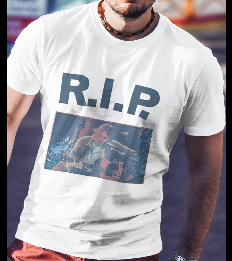 RIP Kurt Cobain Memorial Grunge Music Legend T-Shirt