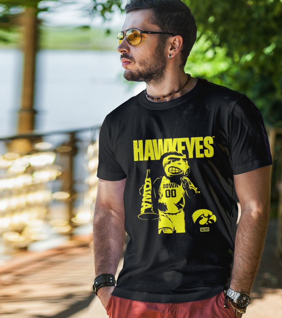 Iowa Hawkeyes Mode Slam Vintage Mascot Basketball 00 T-Shirt