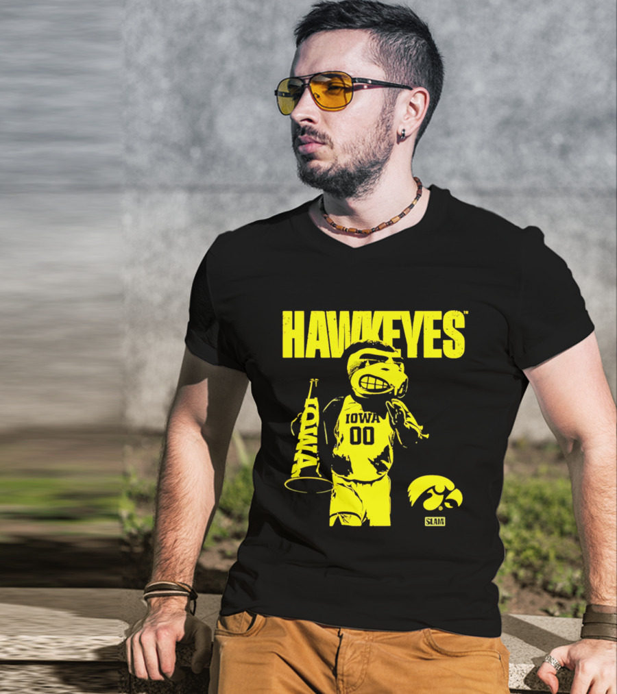 Iowa Hawkeyes Mode Slam Vintage Mascot Basketball 00 T-Shirt